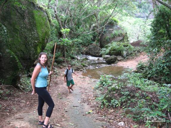 Caminhando e explorando a belíssima região de Pancas, nos Pontões Capixabas, noroeste do Espírito Santo (foto de Dez/2008)